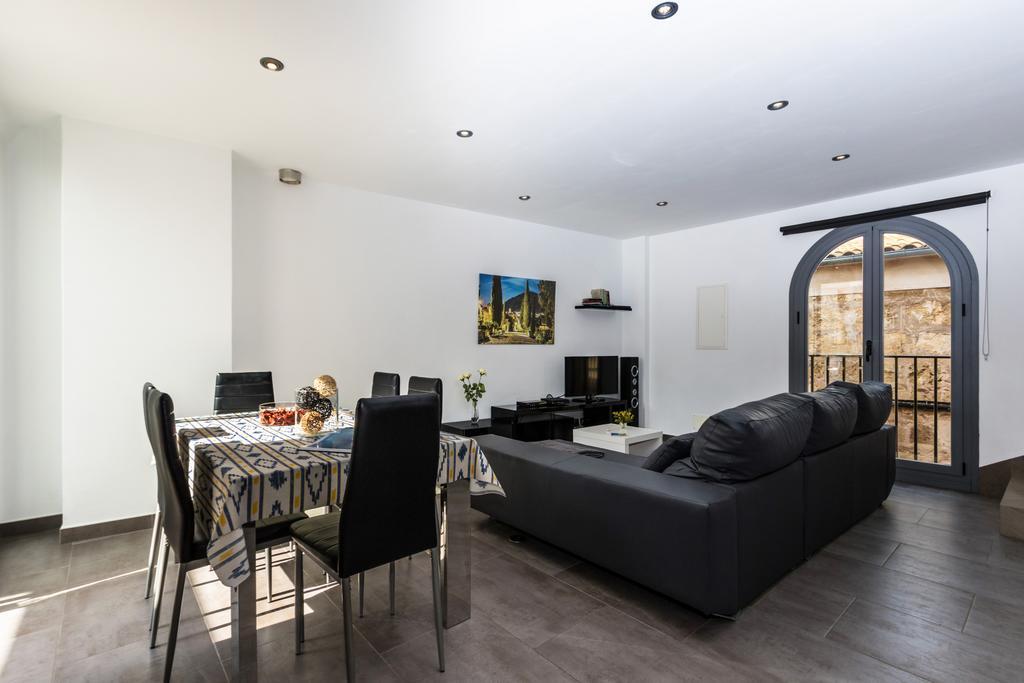 Townhouse Calvari By Homevillas360 Pollença Dış mekan fotoğraf